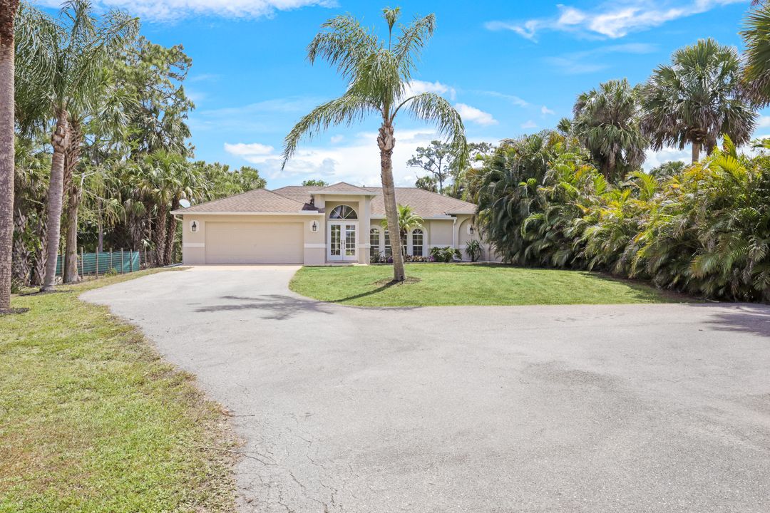 320 19th St NW, Naples, FL 34120