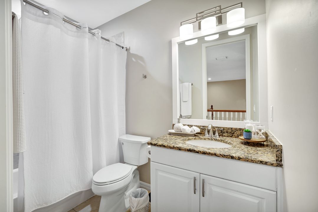 531 105th Ave N, Naples, FL 34108