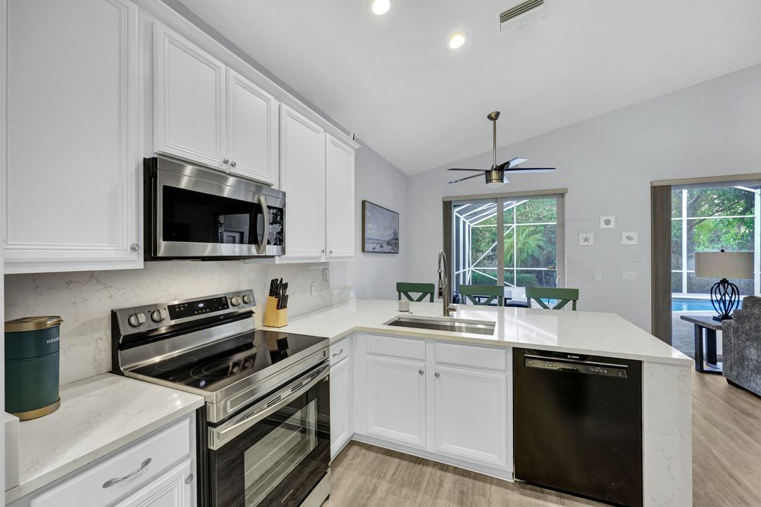 227 Glen Eagle Cir, Naples, FL 34104