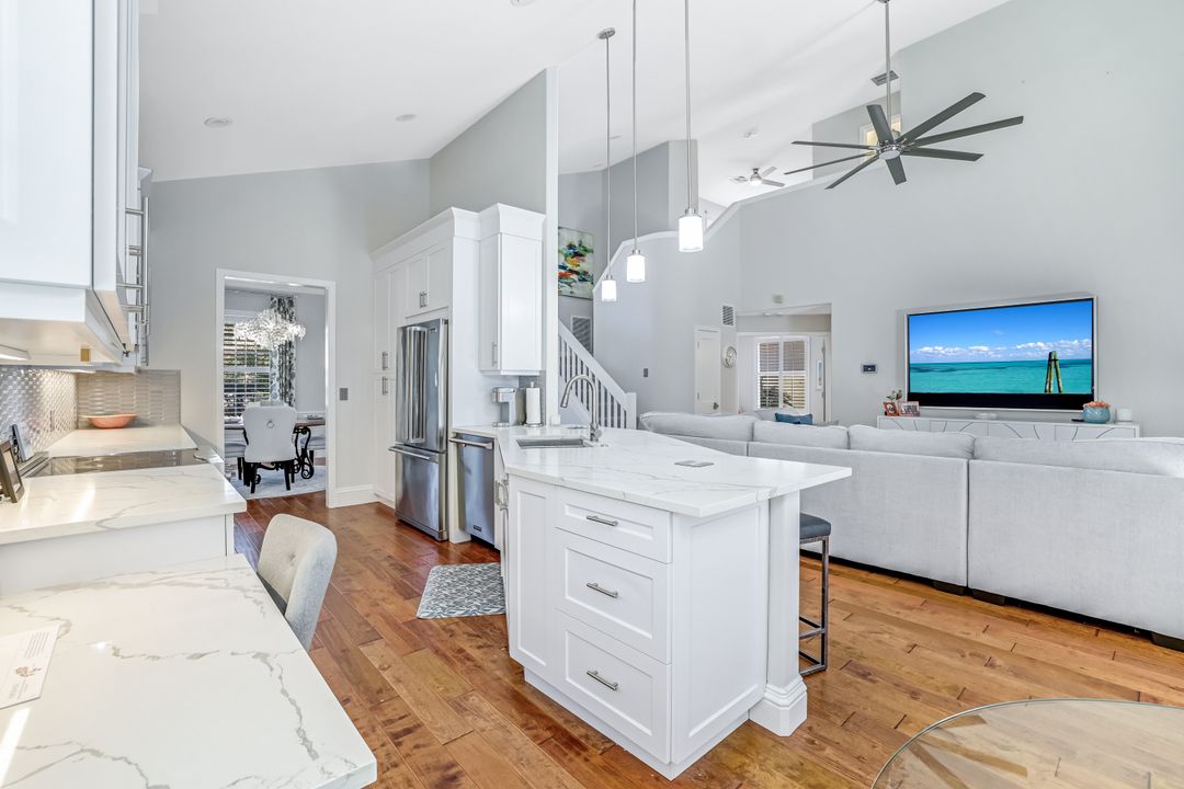 8828 Ventura Way, Naples, FL 34109