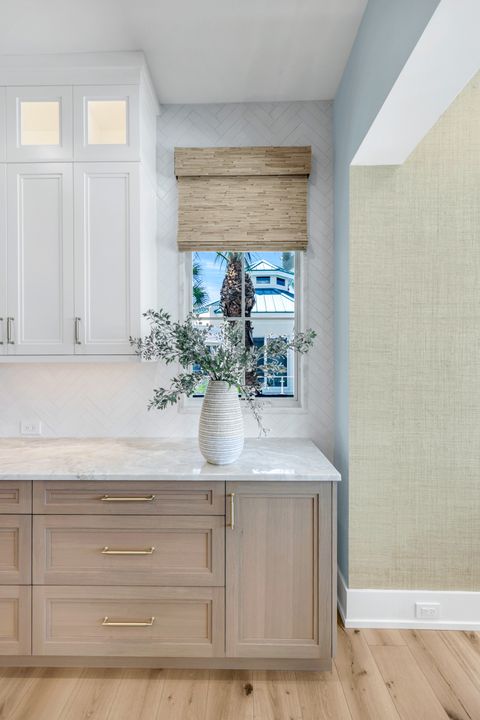 310 Seabreeze Dr, Marco Island, FL 34145