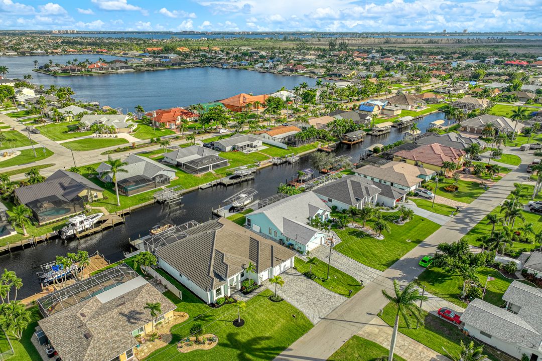 5317 SW 8th Pl, Cape Coral, FL 33914