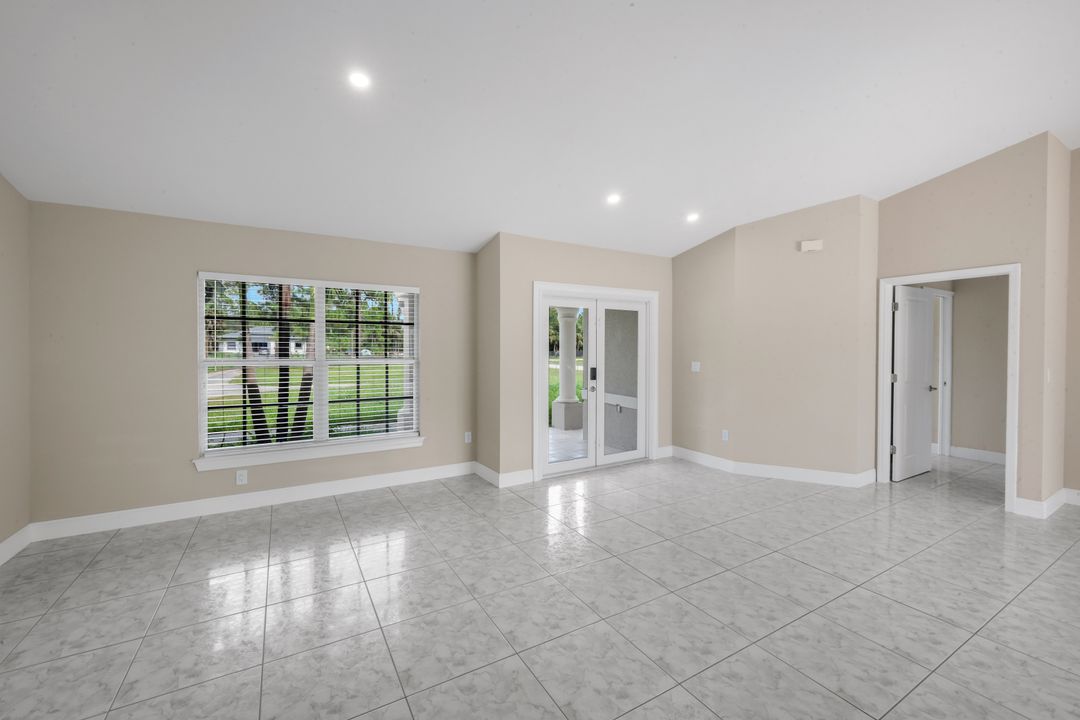 1795 Desoto Blvd S, Naples, FL 34117