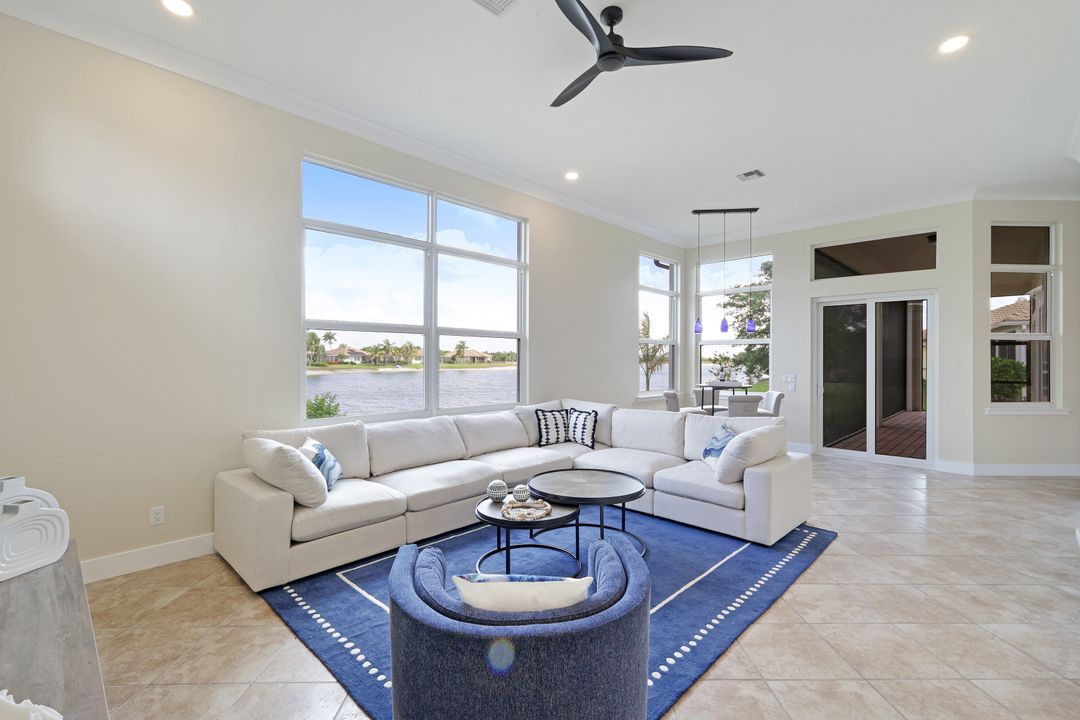 985 Chesapeake Bay Ct, Naples, FL 34120