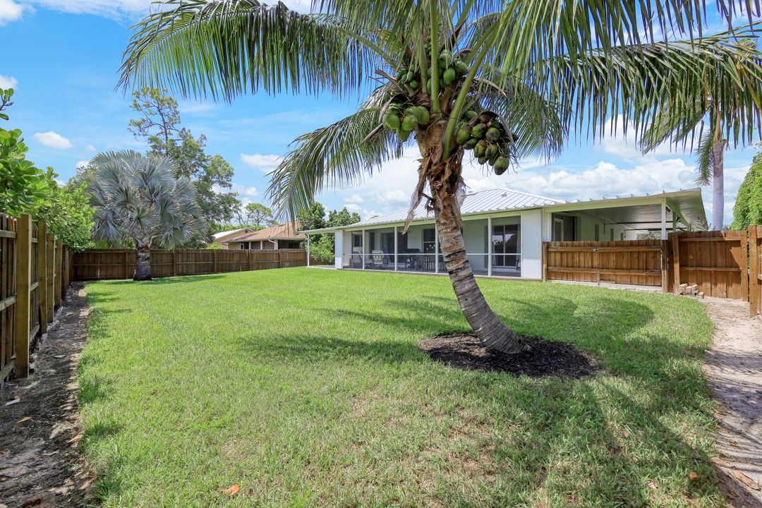 282 Madison Dr, Naples, FL 34110