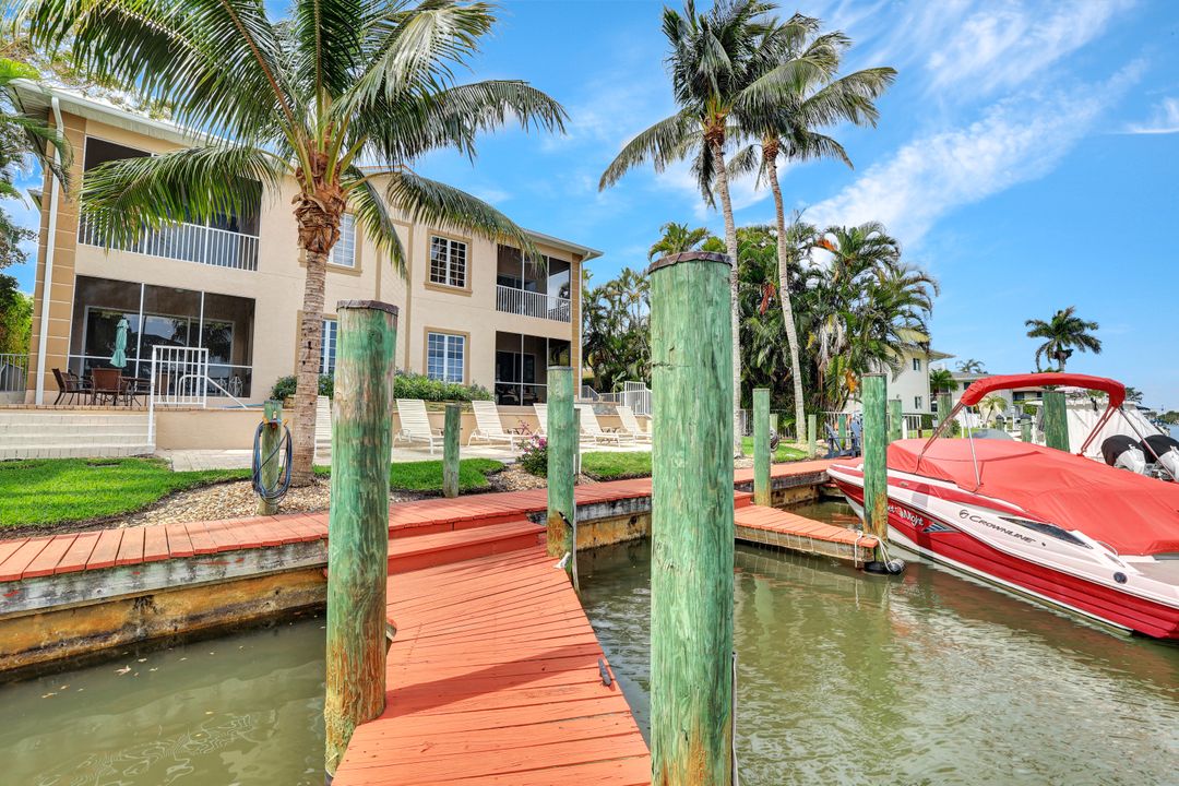 1485 Chesapeake Ave, Naples, FL 34102