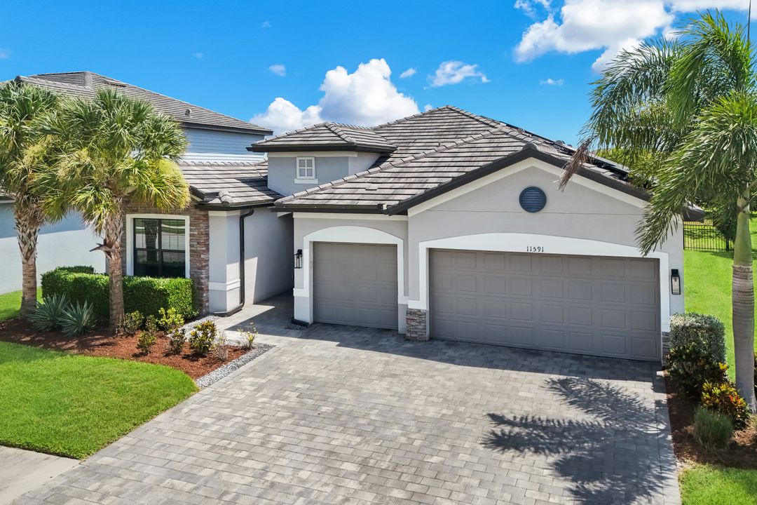11591 Canopy Loop, Miromar Lakes, FL 33913