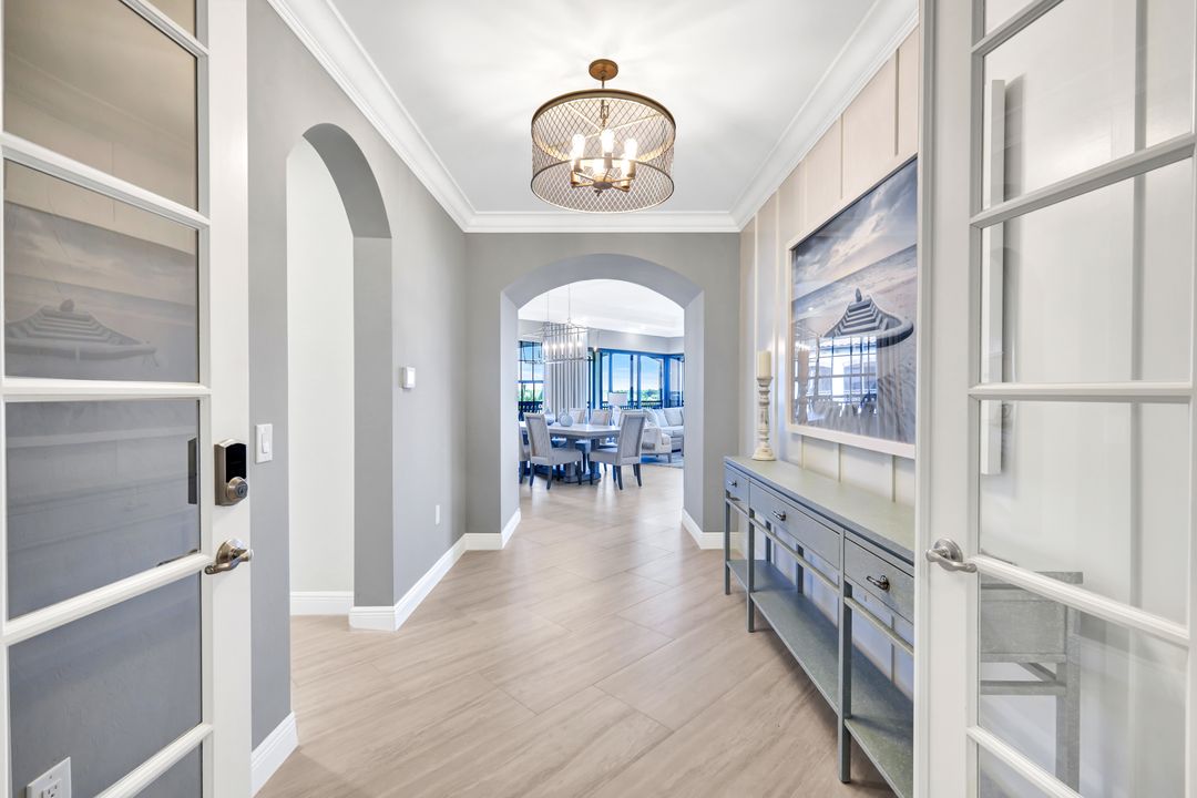 16387 Viansa Wy #302, Naples, FL 34110