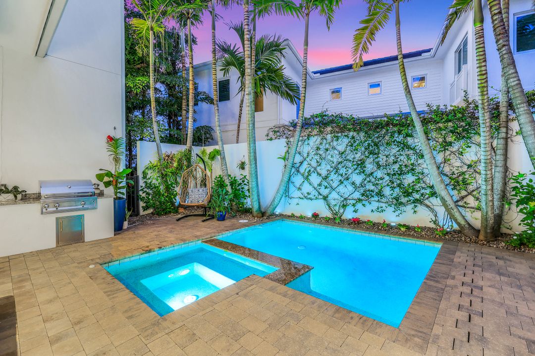 9161 Mercato Way, Naples, FL 34108