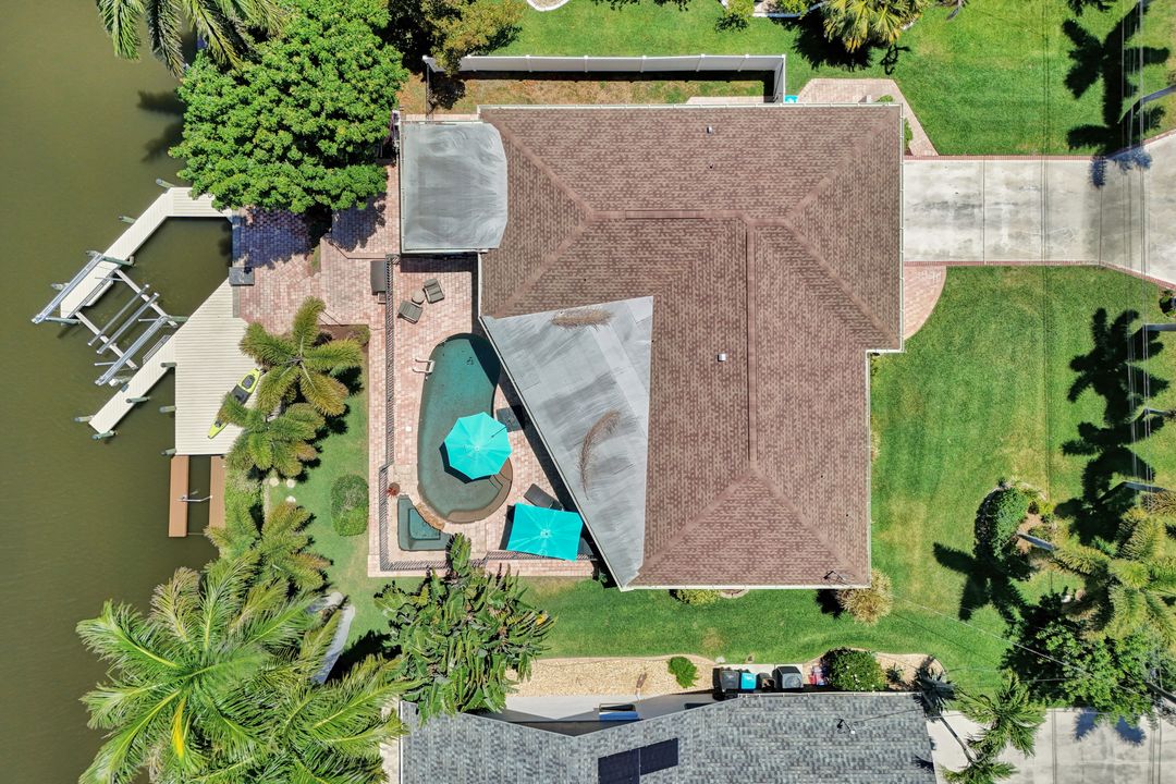 703 SE 33rd Terrace, Cape Coral, FL 33904
