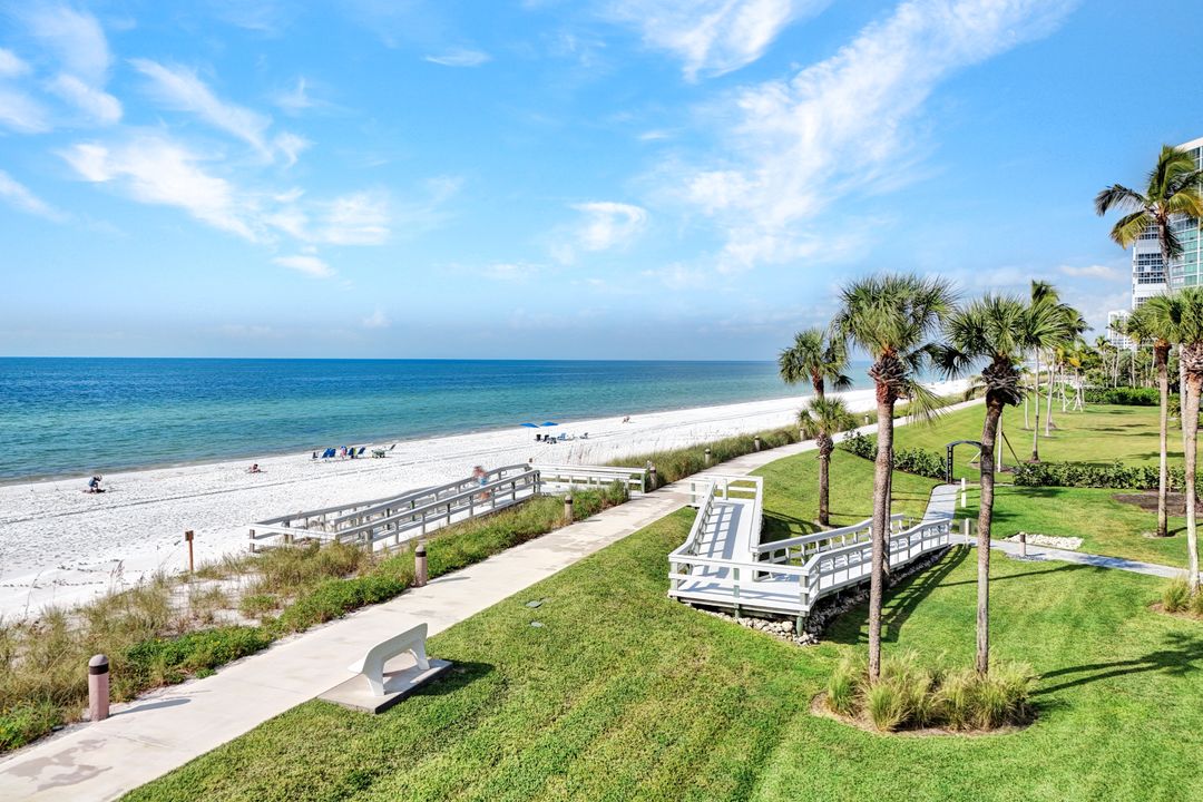 4551 Gulf Shore Blvd N #505, Naples, FL 34103