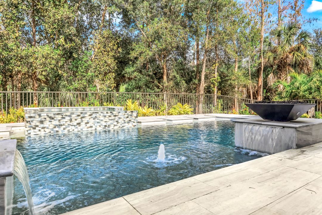 3891 Brynwood Dr, Naples, FL 34119