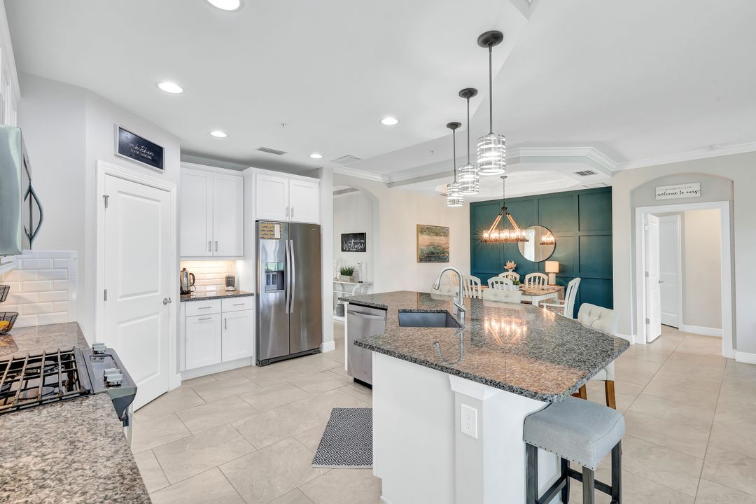 2133 Frangipani Cir #102, Naples, FL 34120