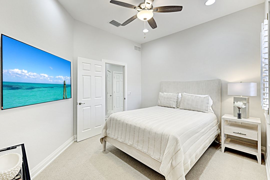 8755 Coastline Ct #201, Naples, FL 34120