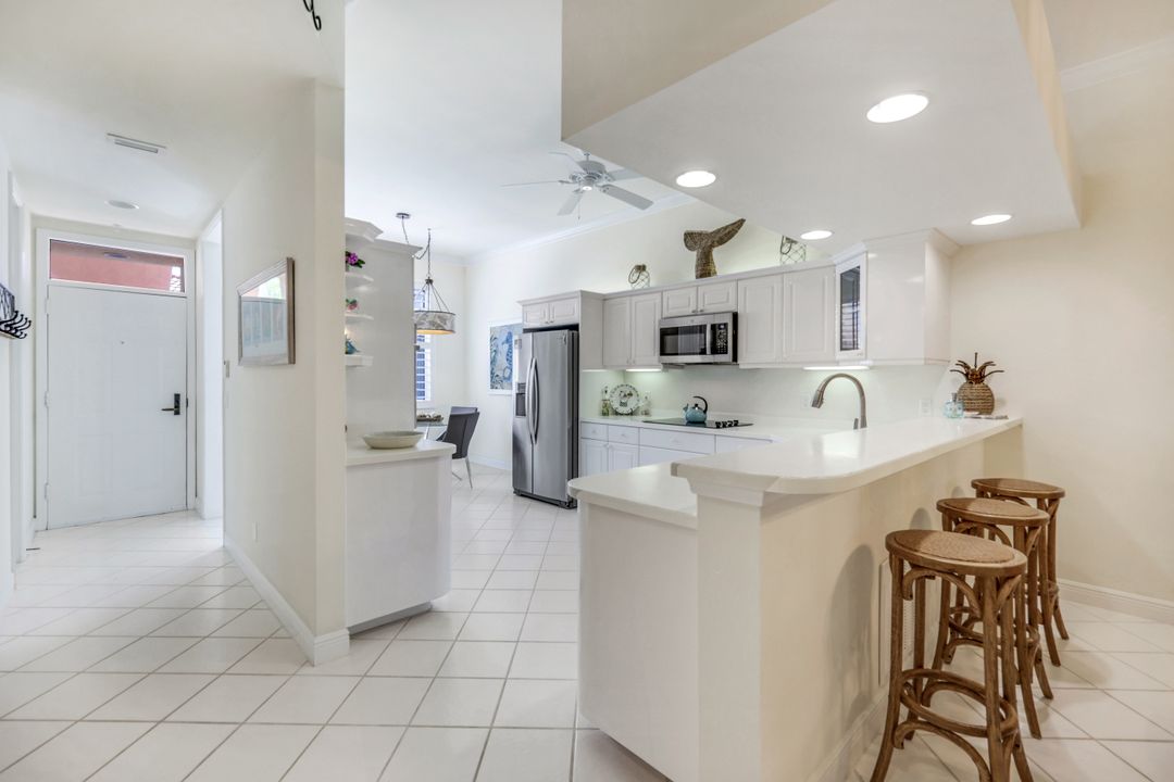 2365 Hidden Lake Dr #9, Naples, FL 34112
