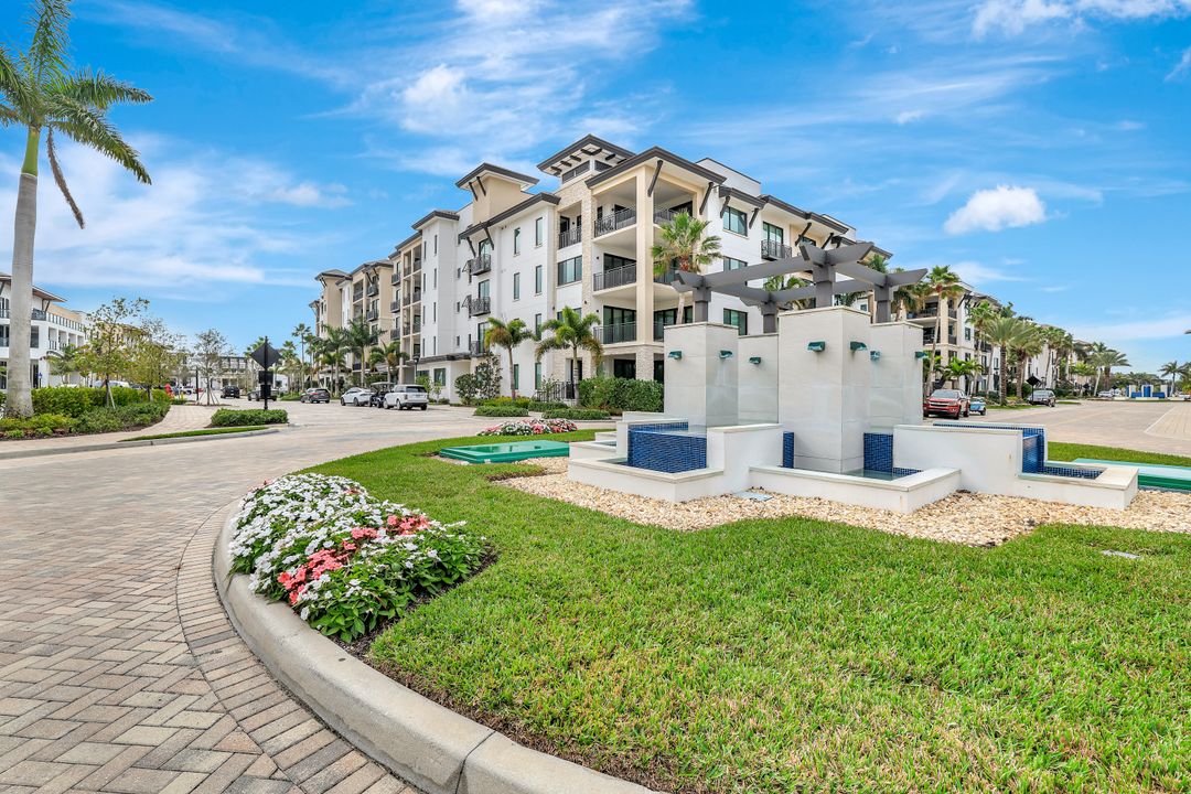 1130 3rd Ave S #211, Naples, FL 34102