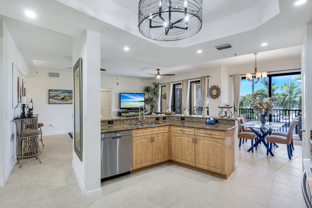 5704 Cape Harbour Dr #205, Cape Coral, FL 33914