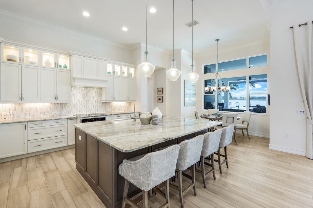 6259 Lightbourn Wy, Naples, FL 34113