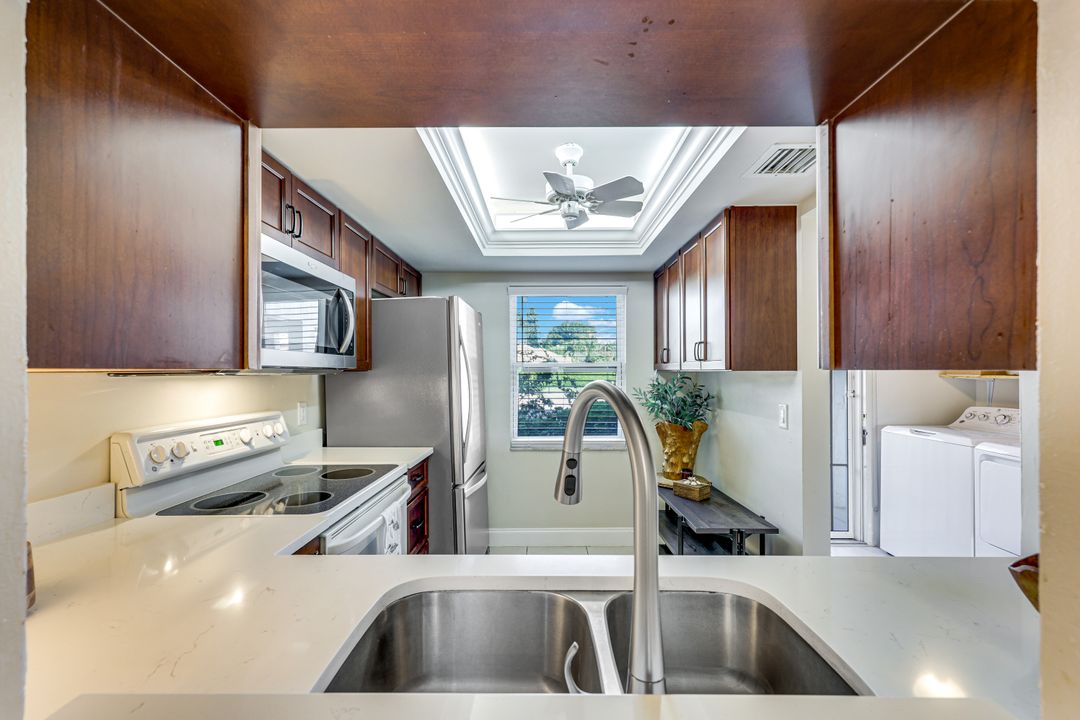 3030 Binnacle Dr #101, Naples, FL 34103