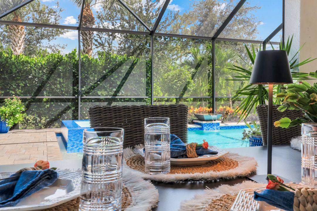 9583 Curlew Dr, Naples, FL 34120