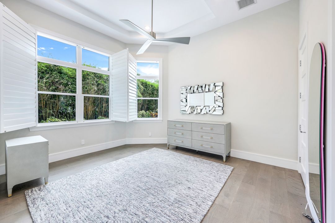 569 Neapolitan Way, Naples, FL 34103