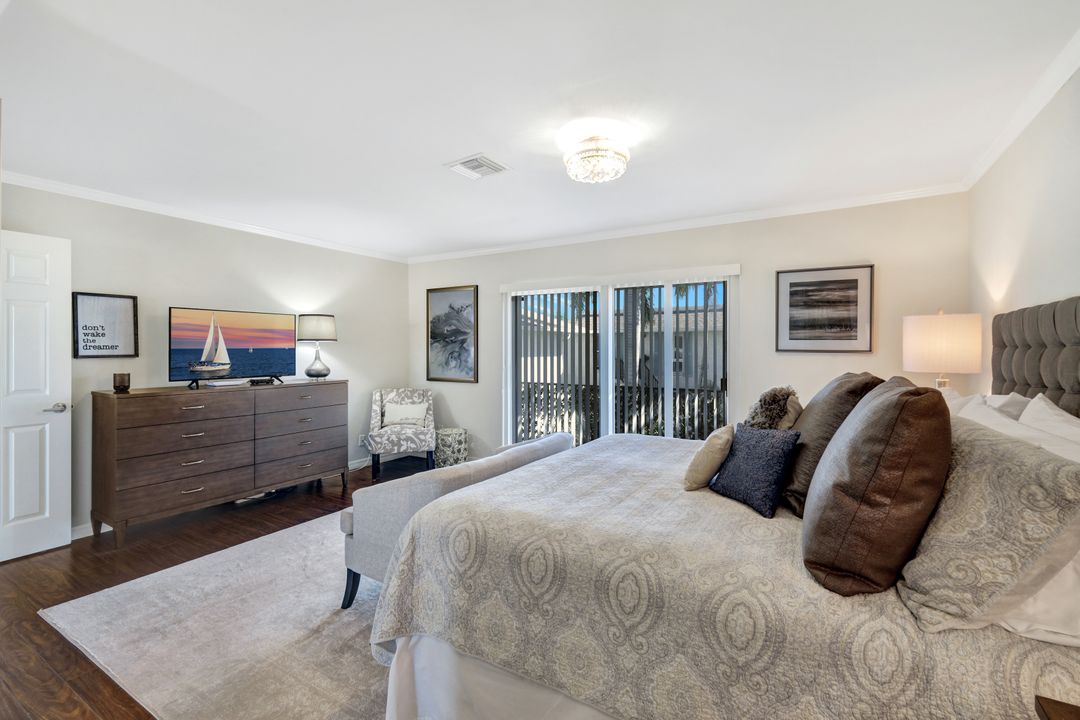 233 Palm Dr #2, Naples, FL 34112