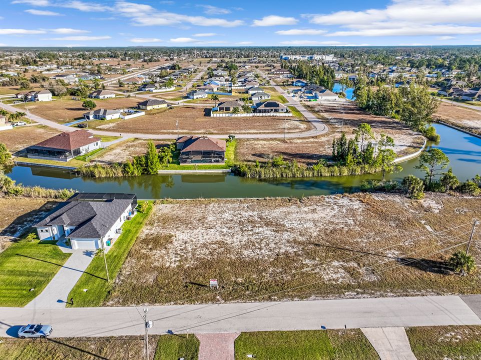 2027 NE 34th Terrace, Cape Coral, FL 33909