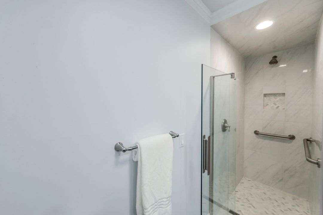 630 109th Ave N, Naples, FL 34108