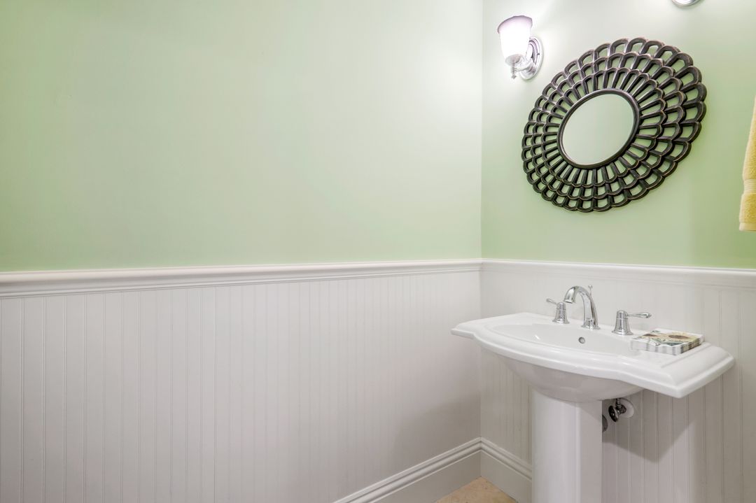 331 3rd Ave S #4, Naples, FL 34102