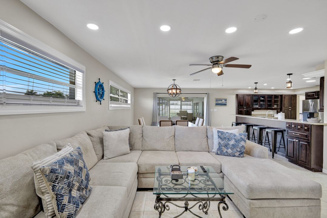 2033 SE 27th Terrace, Cape Coral, FL 33904