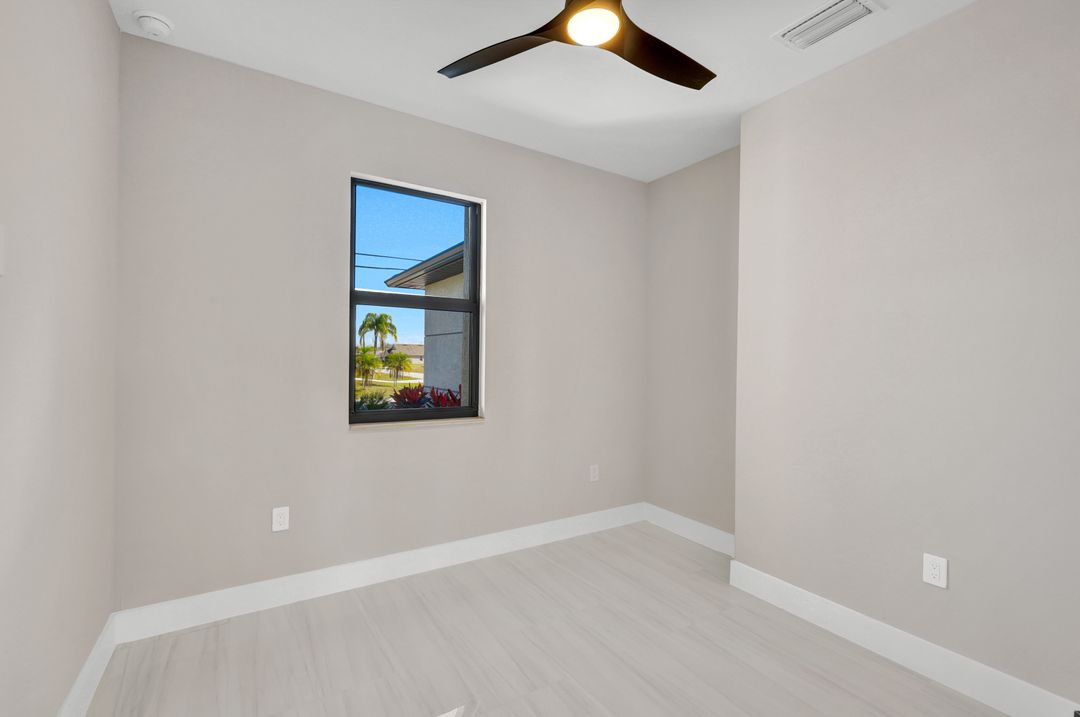 3210 SW 11th Pl, Cape Coral, FL 33914