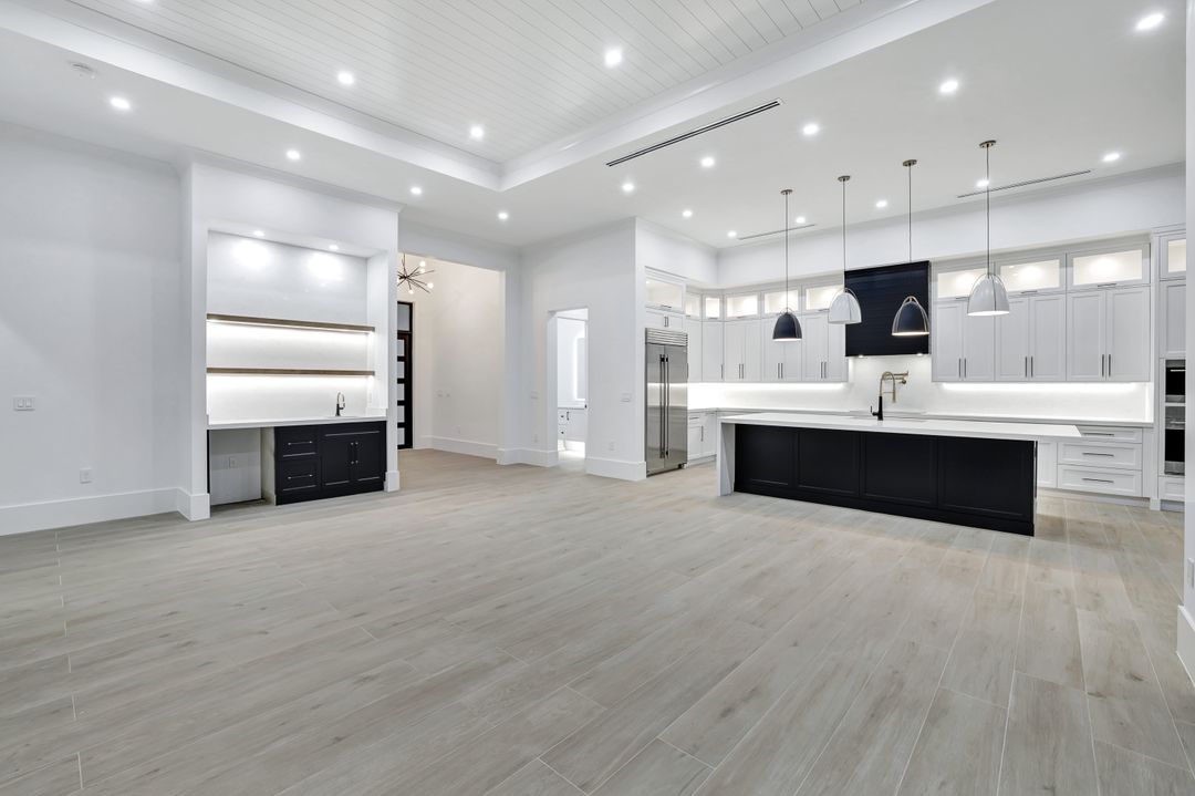 264 13th St NW, Naples, FL 34120