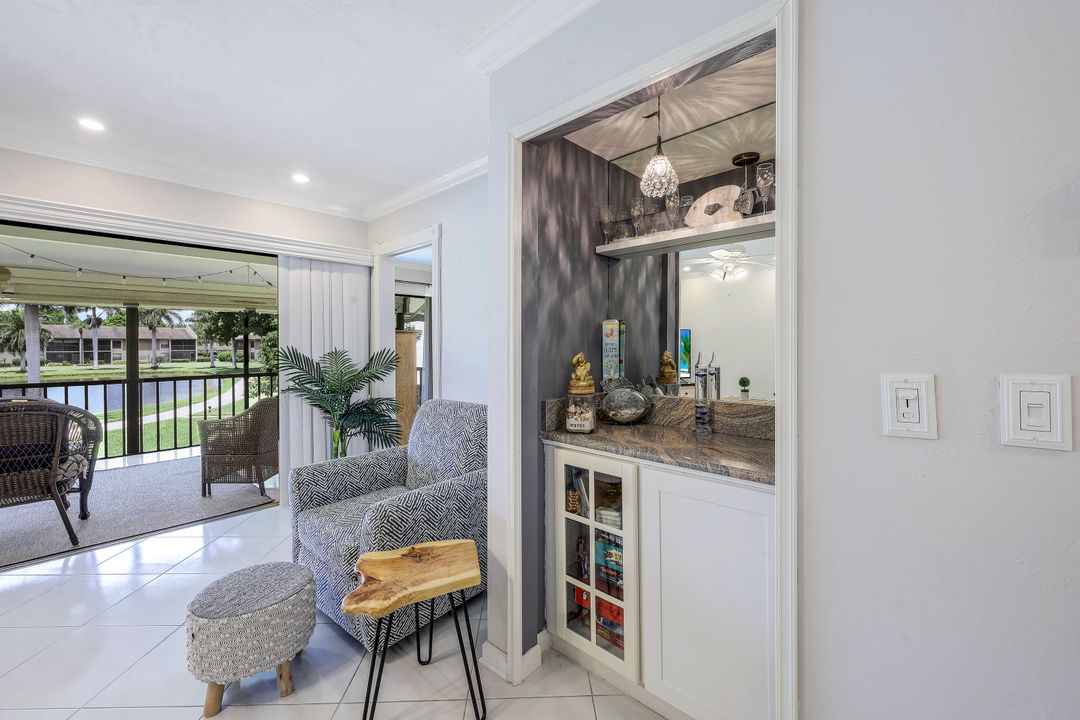 195 Cypress Way E #9, Naples, FL 34110