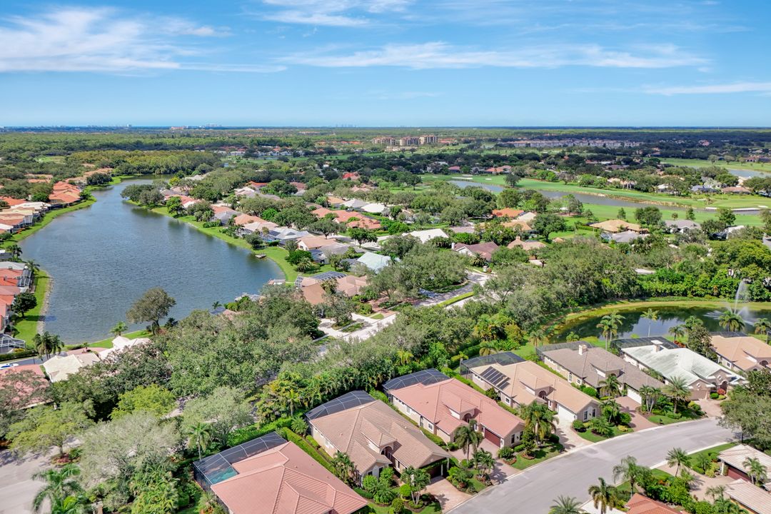 5717 Hammock Isles Dr, Naples, FL 34119