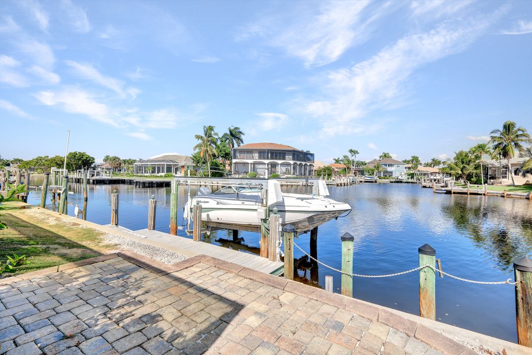 1874 Apataki Ct, Marco Island, FL 34145