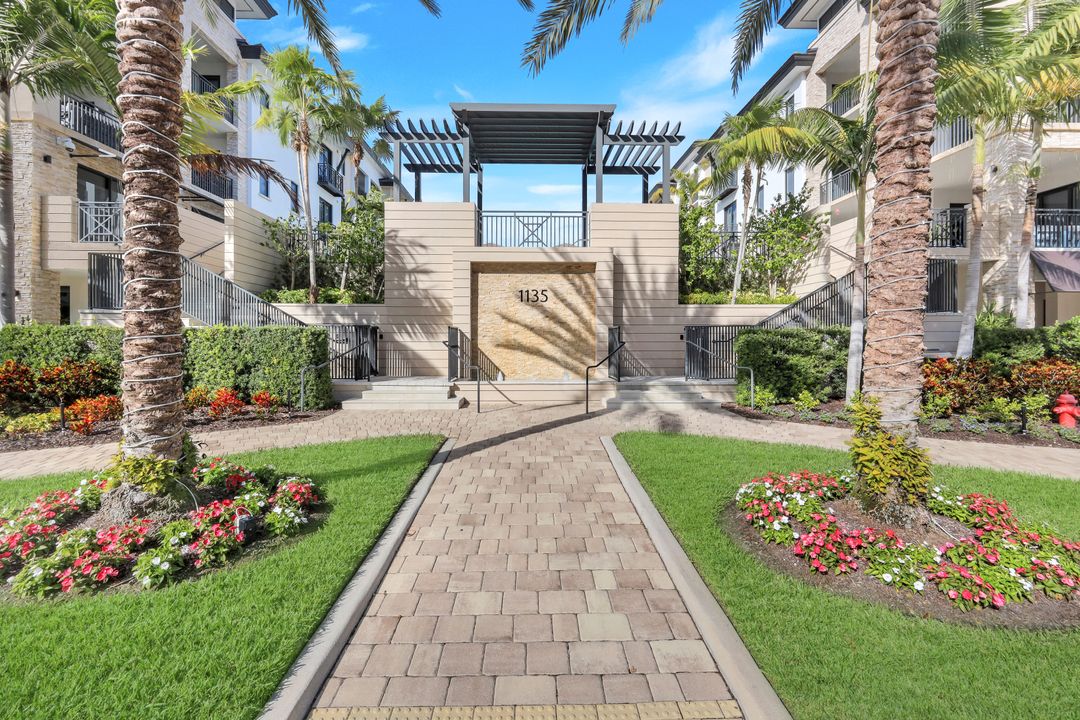 1135 3rd Ave S #209, Naples, FL 34102