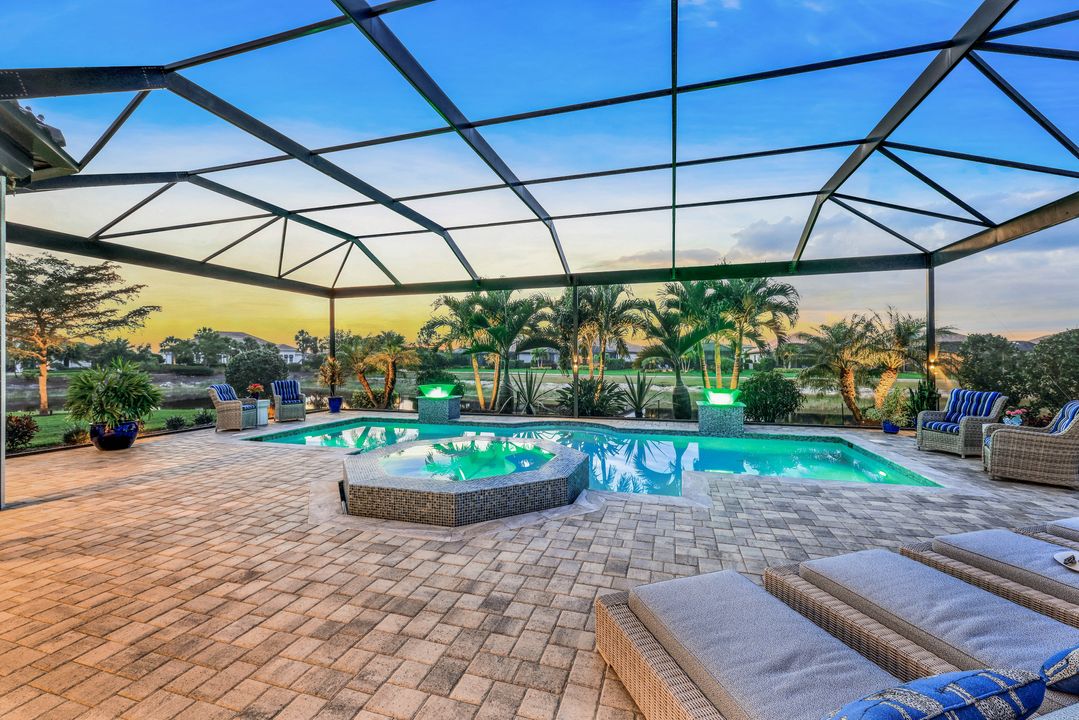 9287 Rialto Ln, Naples, FL 34119