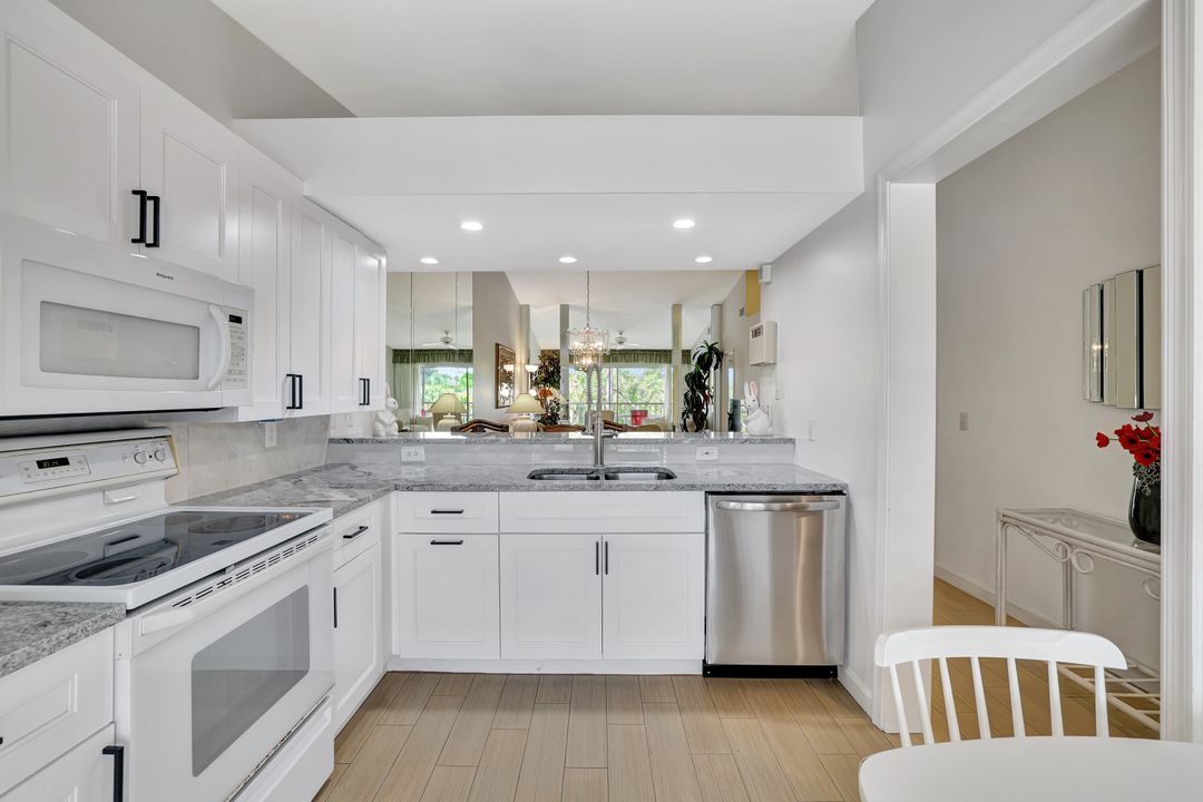 2420 Hidden Lake Dr #8, Naples, FL 34112