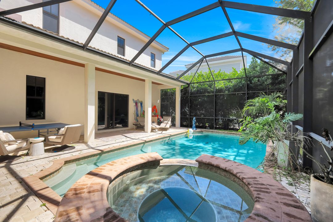 1455 Hemingway Pl, Naples, FL 34103