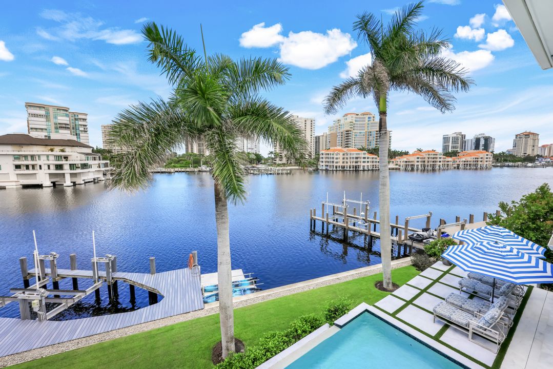 309 Neapolitan Way, Naples, FL 34103