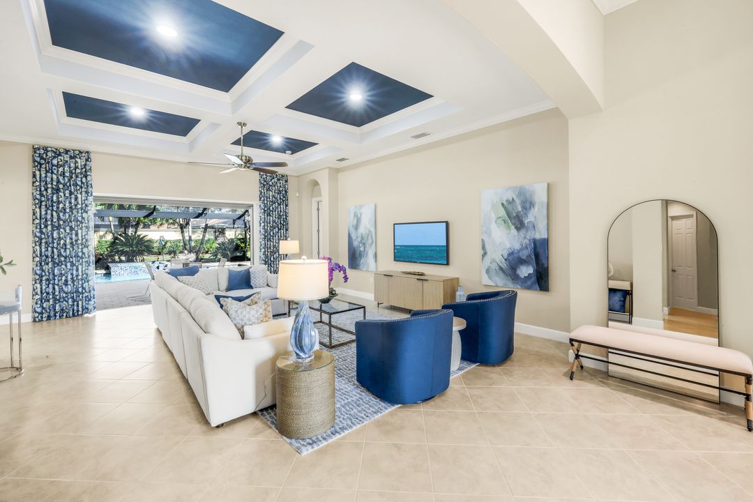 9314 Quarry Dr, Naples, FL 34120