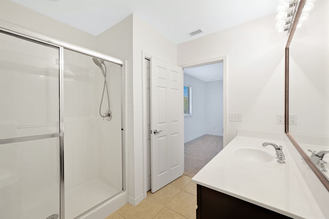 3827 Clearbrook Ln, Fort Myers, FL 33966