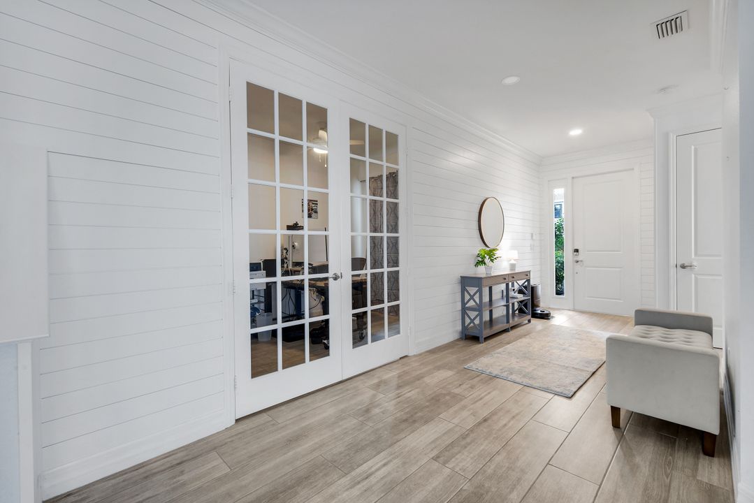 4500 Aurora St, Naples, FL 34119