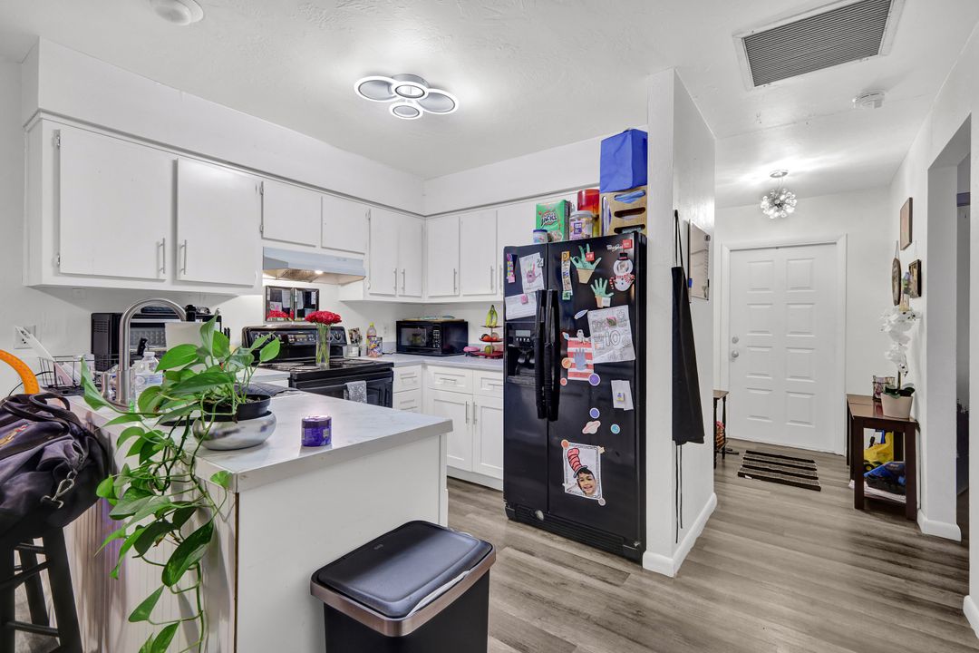 225 Cape Coral Pkwy E, Cape Coral, FL 33904