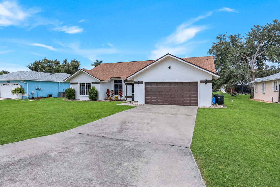 13651 Willow Bridge Dr, North Fort Myers, FL 33903