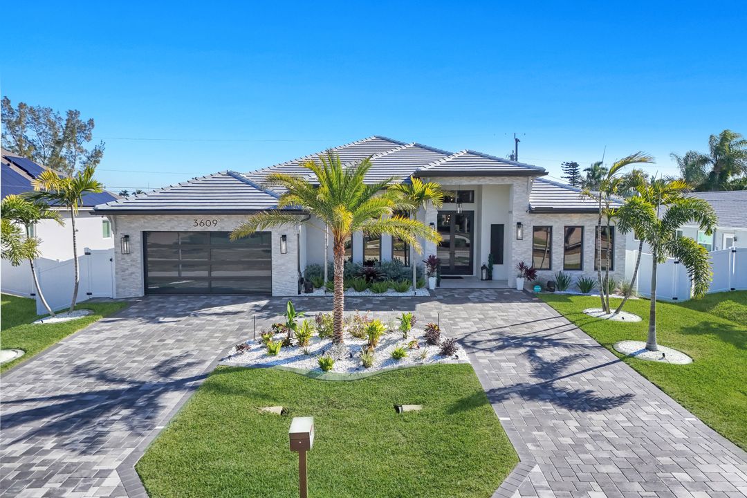 3609 Surfside Blvd, Cape Coral, FL 33914