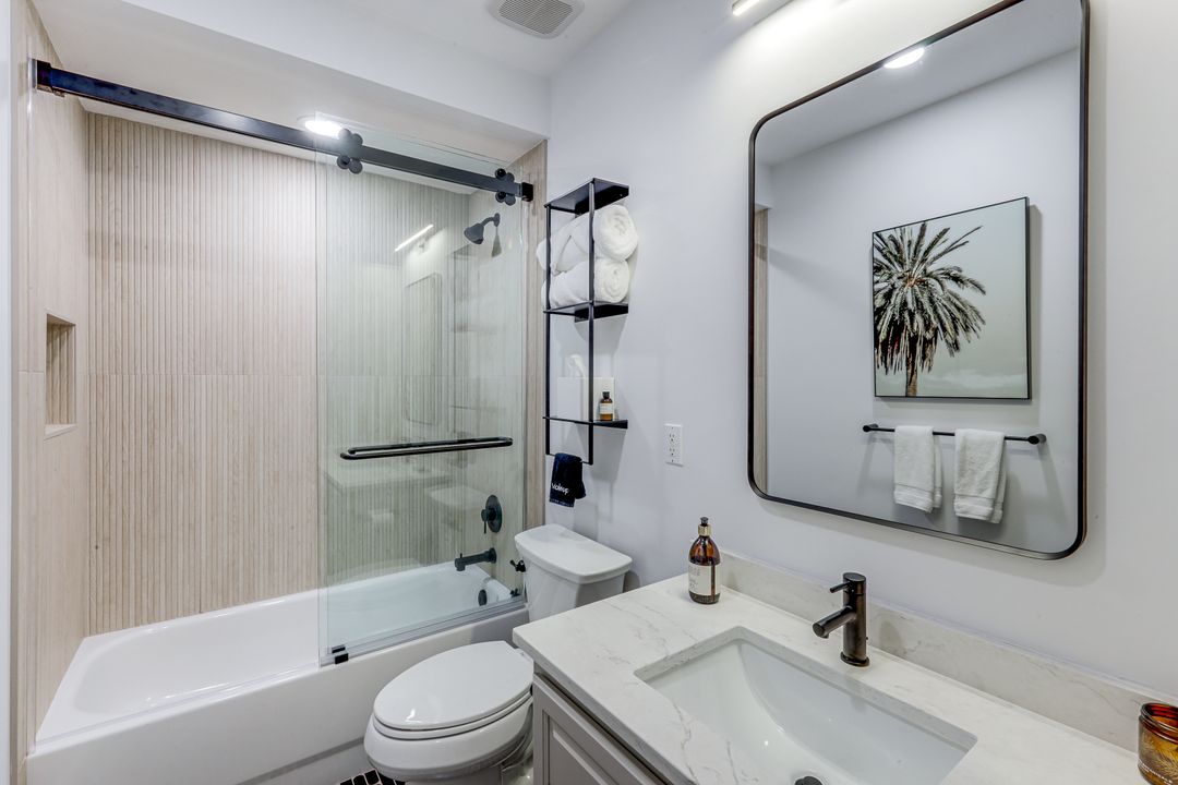 4700 Yacht Harbor Dr #611, Naples, FL 34112