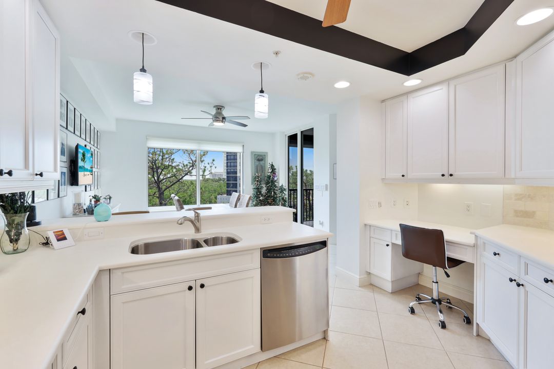 445 Cove Tower Dr #504, Naples, FL 34110