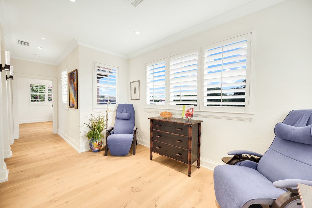 6777 Southern Oak Ct, Naples, FL 34109