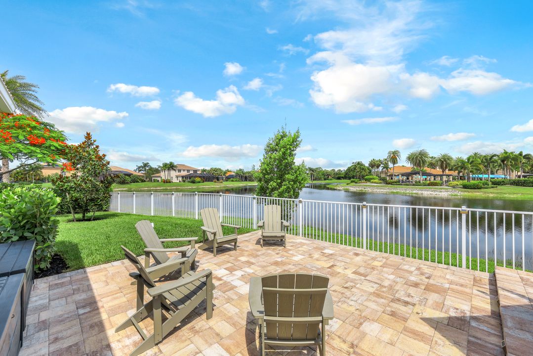 2179 Canary Island Cove, Naples, FL 34119